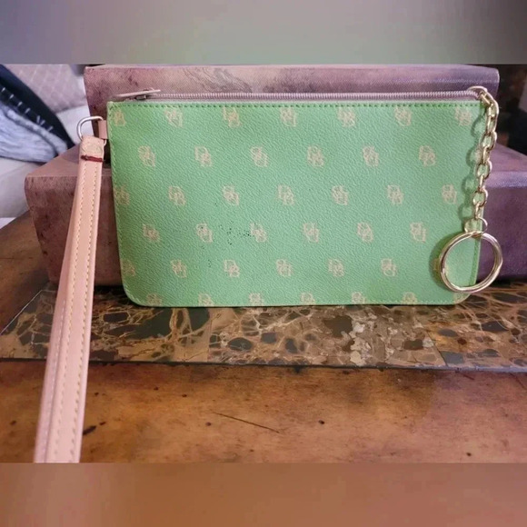 Dooney & Bourke Green Tote Bag, eye glass case, ID HOLDER, wristlet - Picture 15 of 16